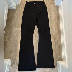 Women’s Black Flared Yoga Pants Size Medium